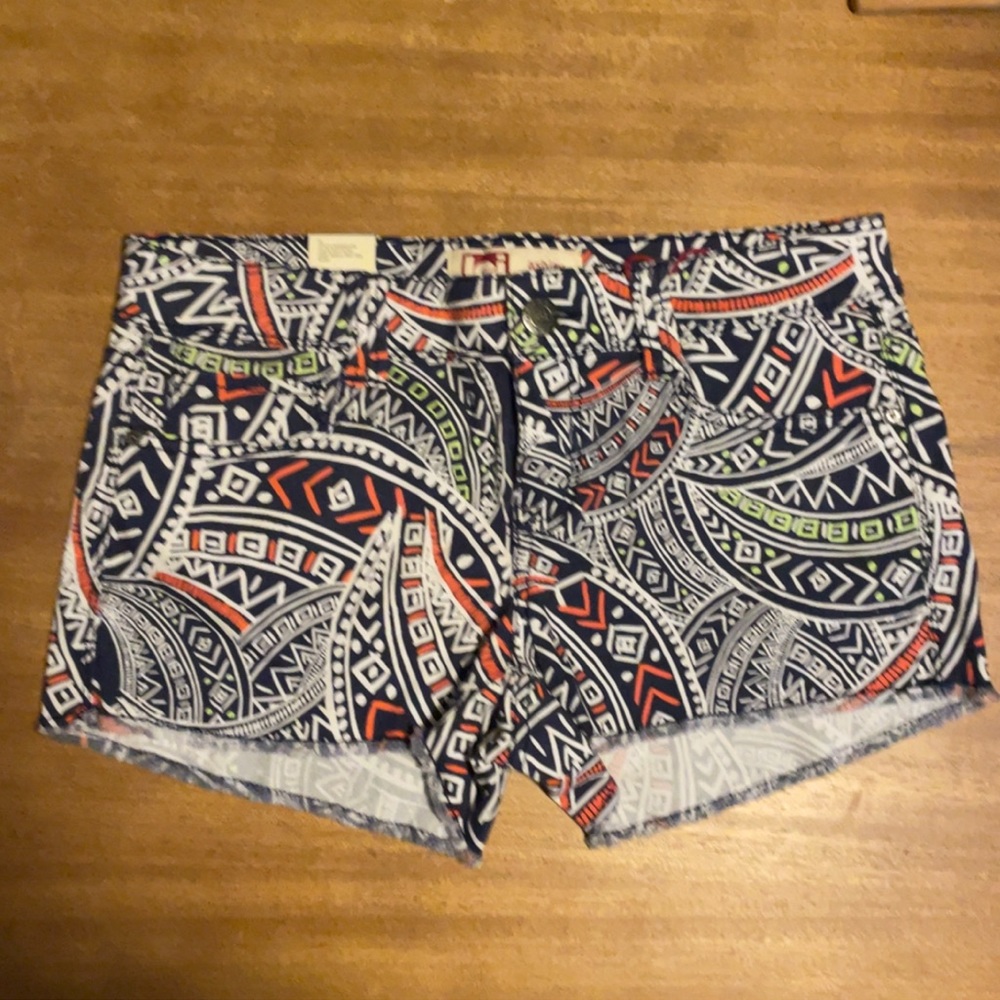 L.E.I Ashley Lowrise Shorts
